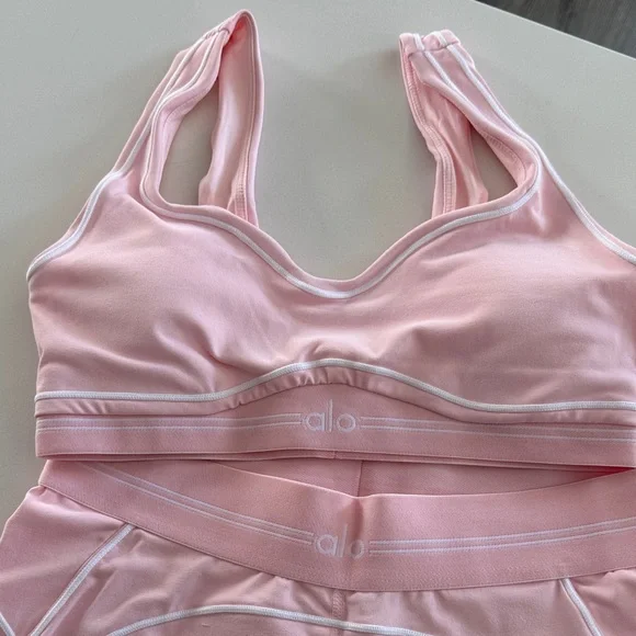 ALO Yoga Light Pink Sports Bra and Leggings Set - Picture 2 of 9